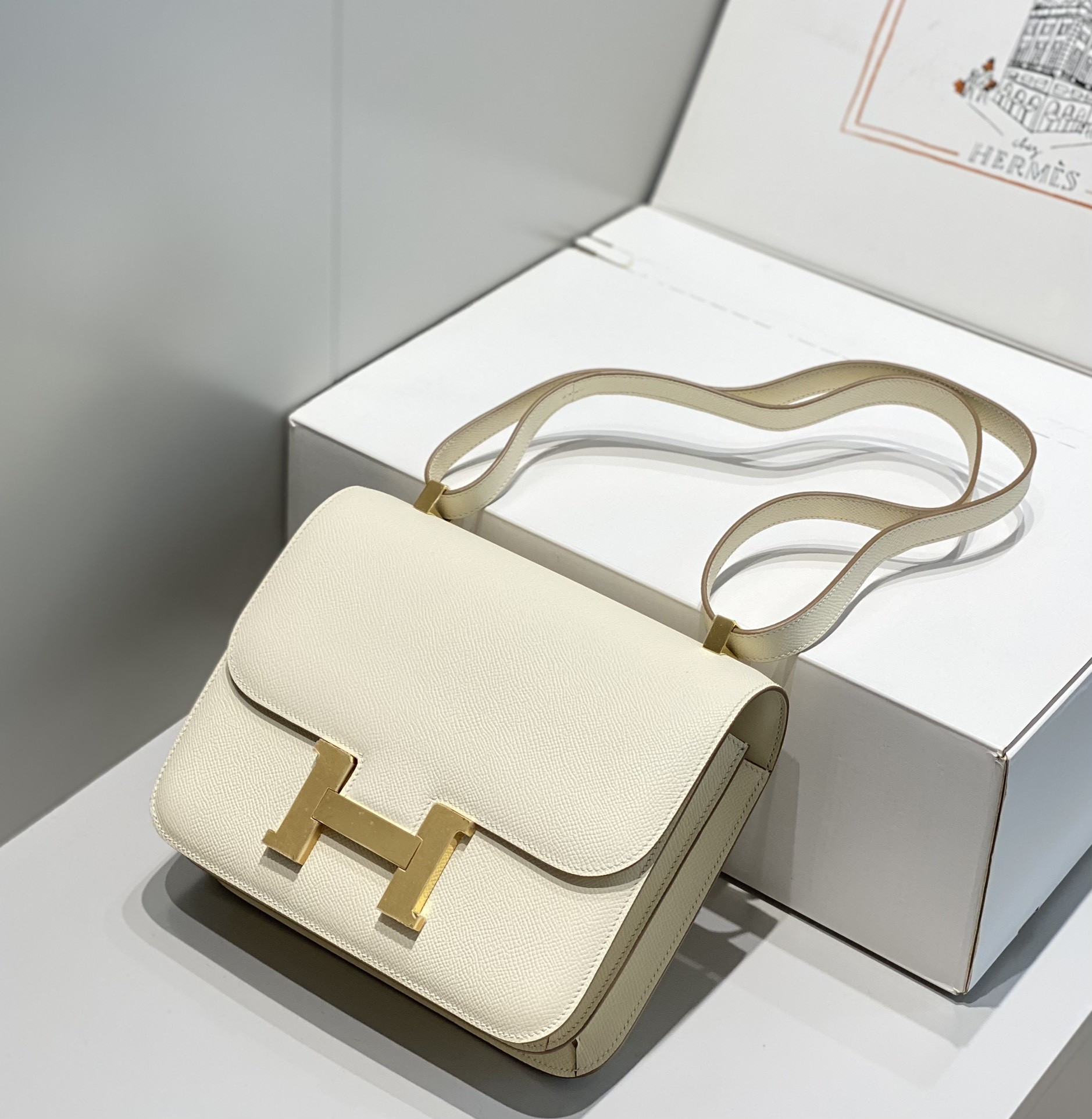 Hermes Constance 24cm Shoulder Bag In White Epsom Leather